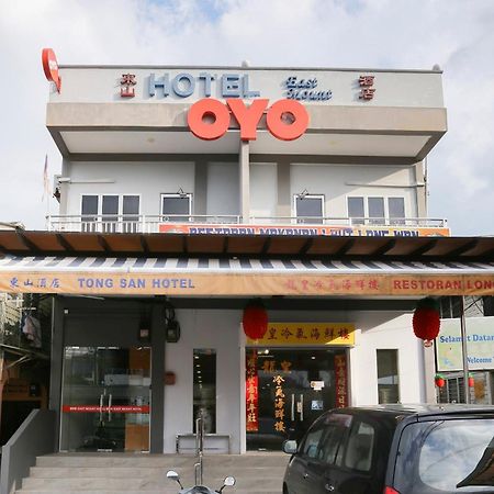 Oyo 89915 East Mount Hotel Kukup Exterior photo