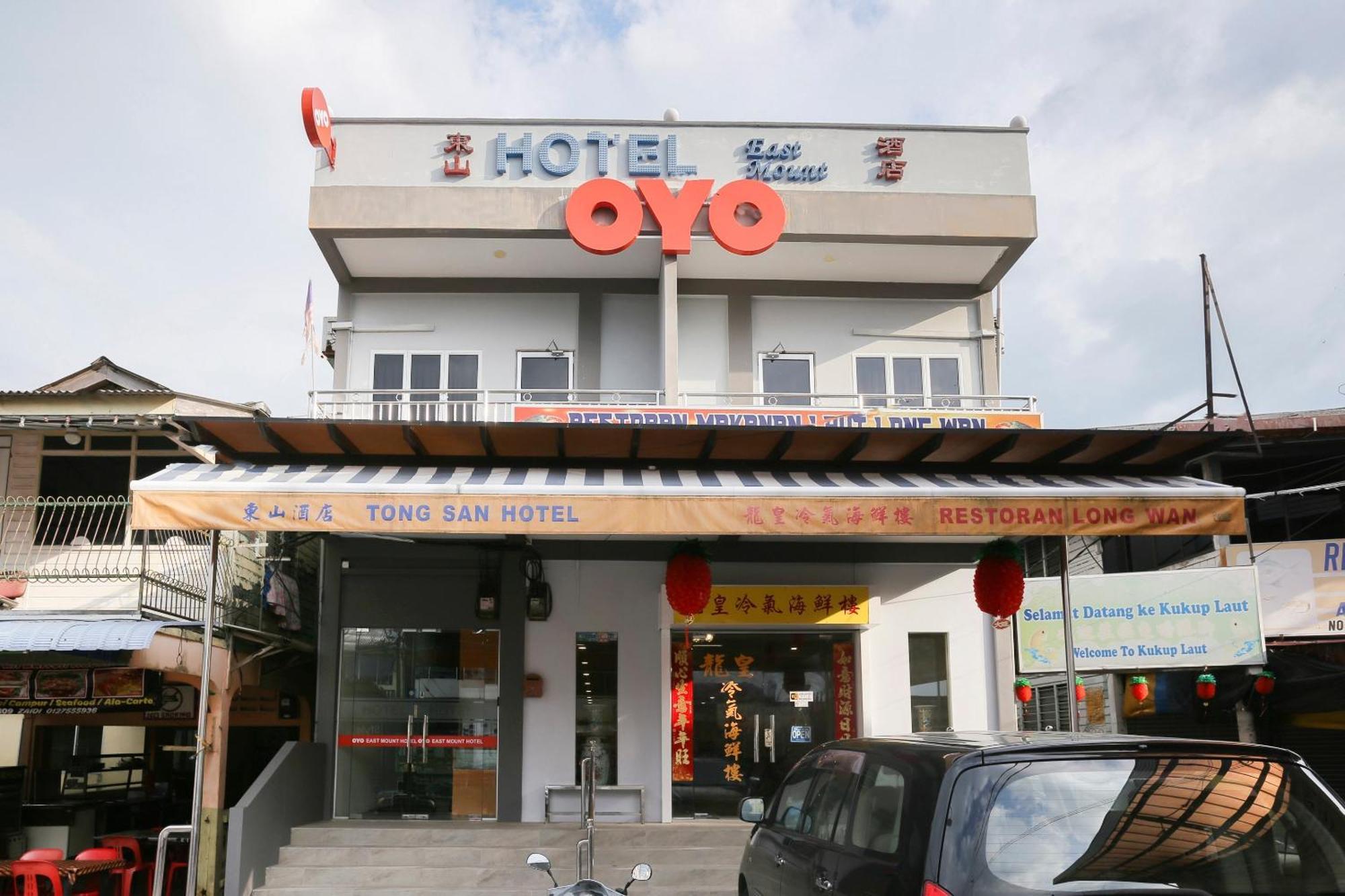 Oyo 89915 East Mount Hotel Kukup Exterior photo